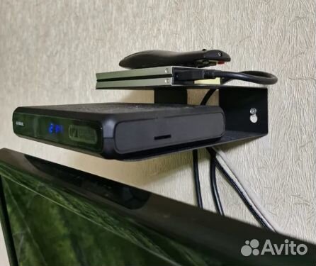 Подвесная полка под тв