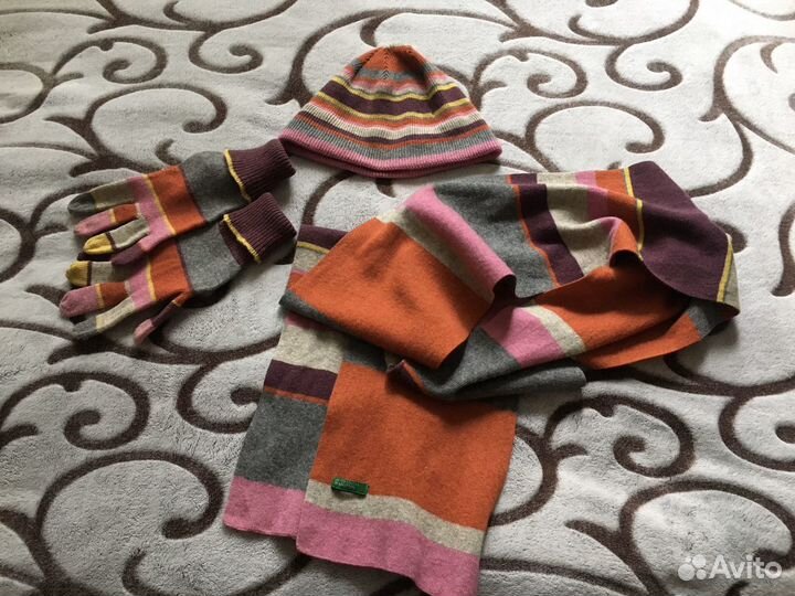Шапка, шарф и перчатки. Комплект. Benetton