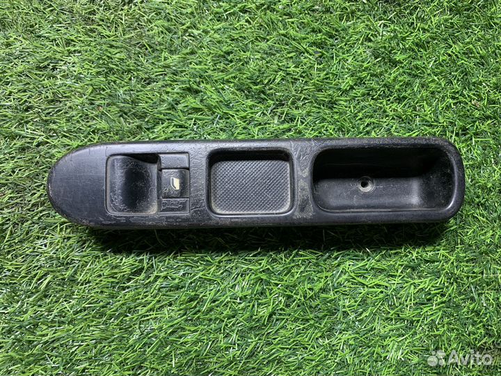 Кнопка стеклоподъемника Peugeot 307