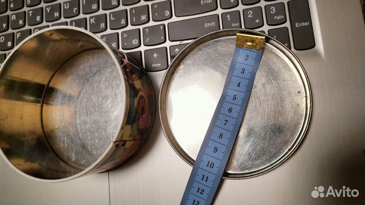 Банка металличесская с крышкой, маленькая