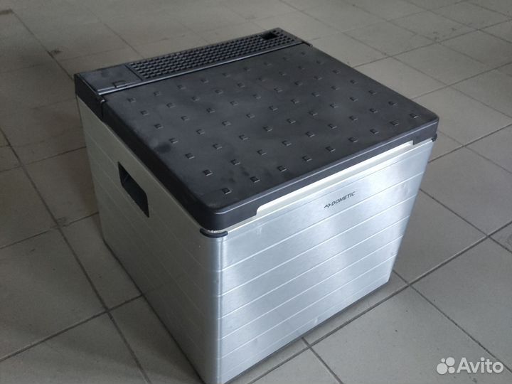 Автохолодильник Dometic Combicool ACX40G