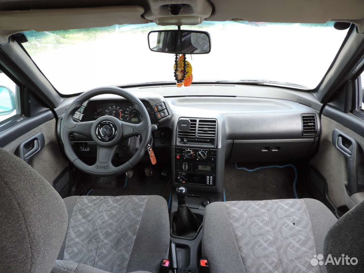 ВАЗ 2112 1.6 МТ, 2005, 30 000 км