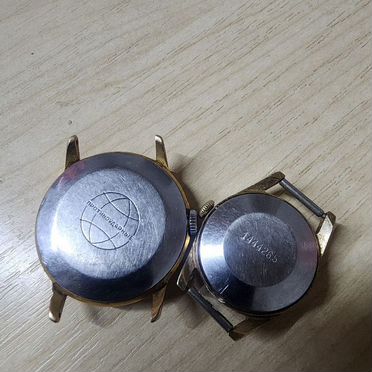 Часы Ракета Атом