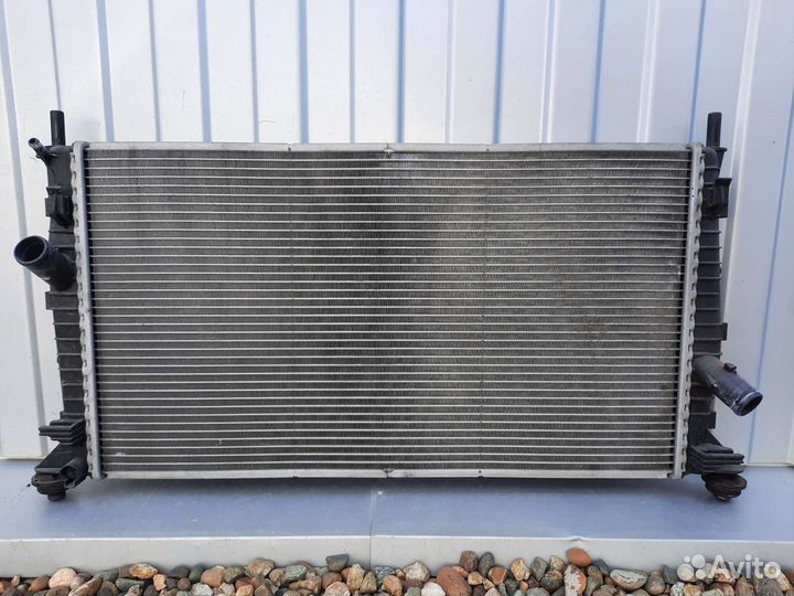 Основной радиатор охлаждения оригинал Мазда 3 Bk