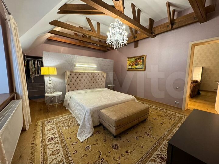 Коттедж 195 м² на участке 12 сот.