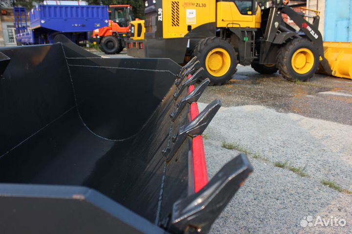 Фронтальный погрузчик Redstar 2000GT, 2023