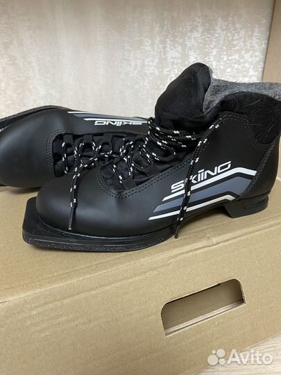 Лыжные ботинки