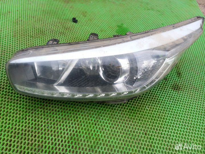 Фара Kia Ceed