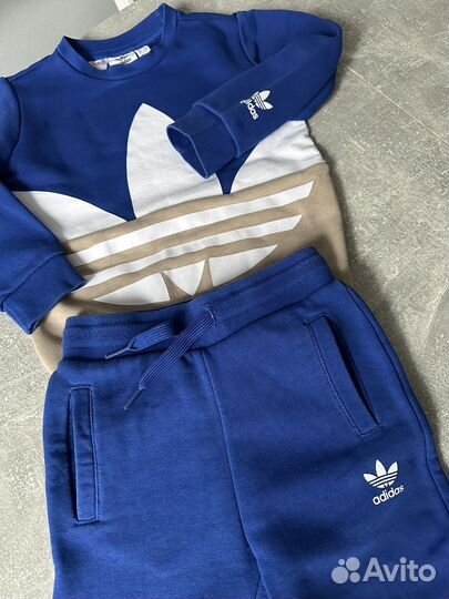 Спортивный костюм adidas для мальчика 98