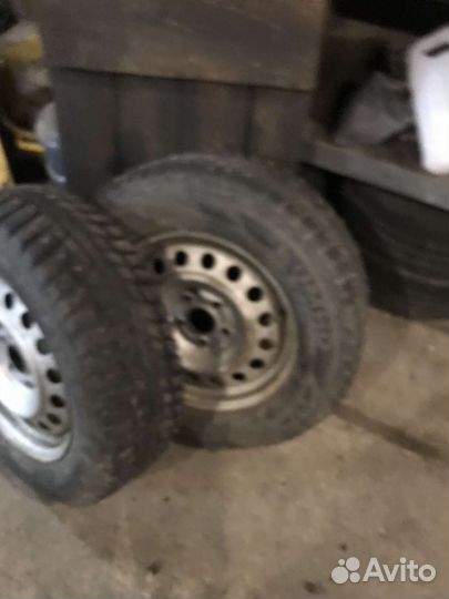 Kumho I'Zen KW22 235/65 R16 98T