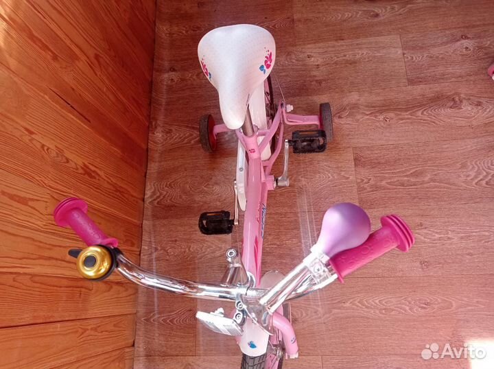 Велосипед для девочки + самокат в подарок