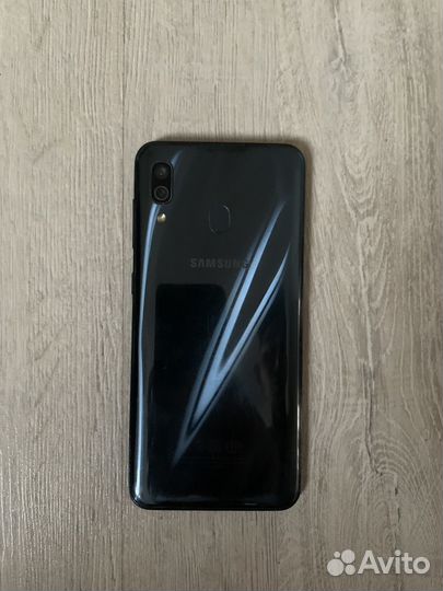 Samsung Galaxy A30, 3/64 ГБ