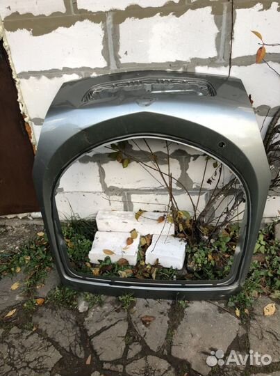 Nissan 90100-AU232 Крышка багажники