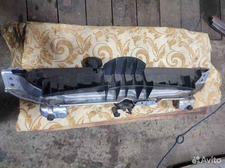 Фара левая и правая vitz10