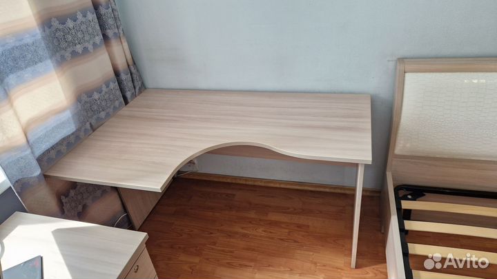 Спальный гарнитур Мебель Стол