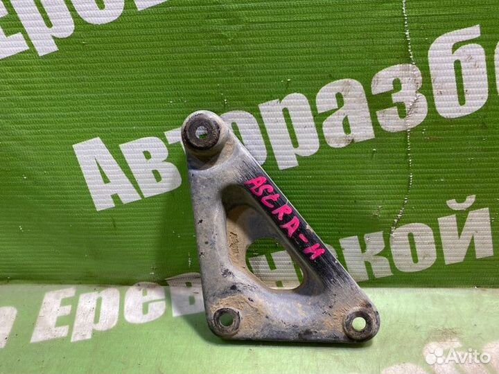 Кронштейн подрамника Opel Astra Gtc H Z16XEP 2006