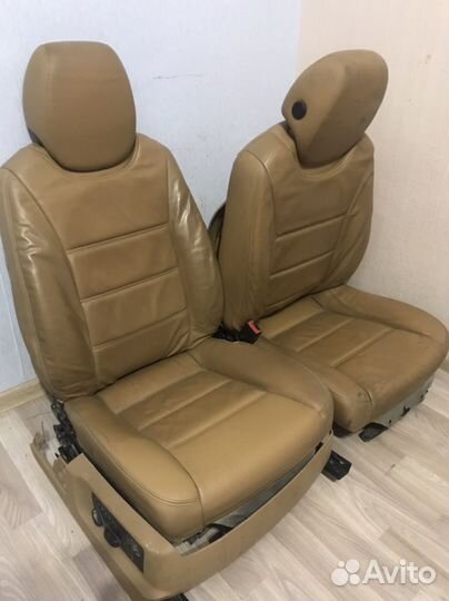 Передние кожаные сидения porsche cayenne