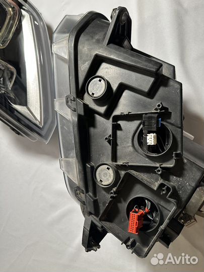 Фара правая левая VW Amarok ксенон xnenon