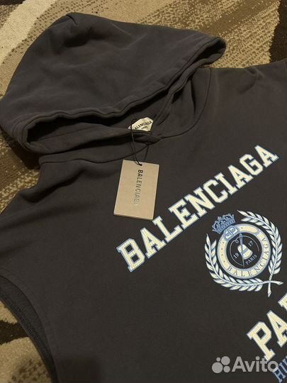 Толстовка balenciaga без рукавов