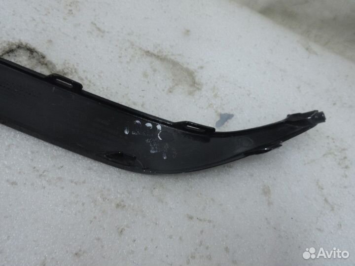 Накладка переднего бампера правая Hyundai Tucson 2