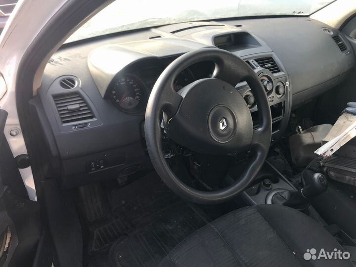 В разборе Renault Megane 2 хэтчбек
