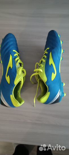 Футбольные бутсы