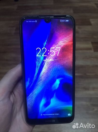 Телефон Honor 8s