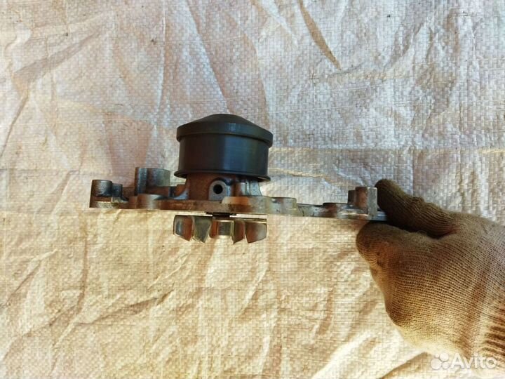 Помпа водяная Mitsubishi Outlander XL