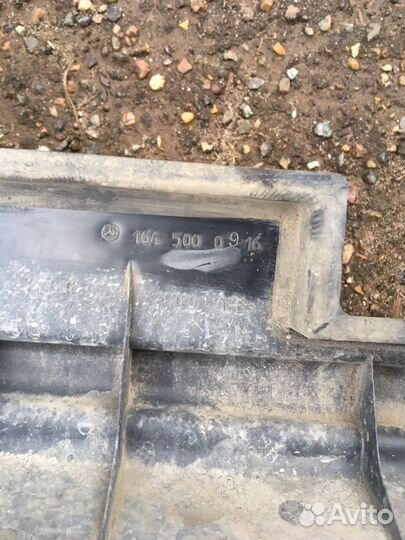 Дефлектор воздушный радиатора