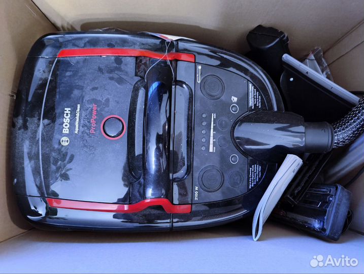 Моющий пылесос Bosch Aqua Wash&Clean 4