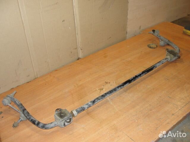 Задний стабилизатор Land Rover Discovery 4 2011г