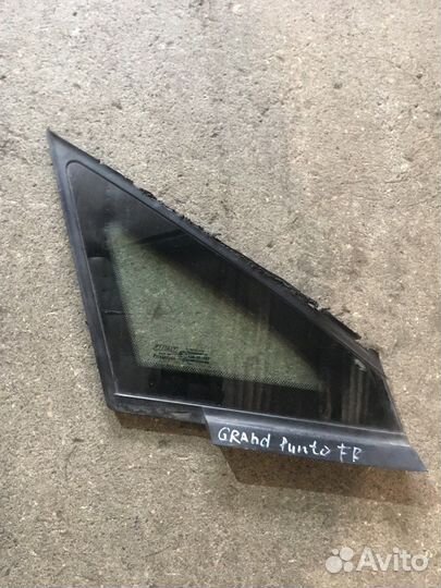 Форточка передней правой двери Fiat Grande Punto 3