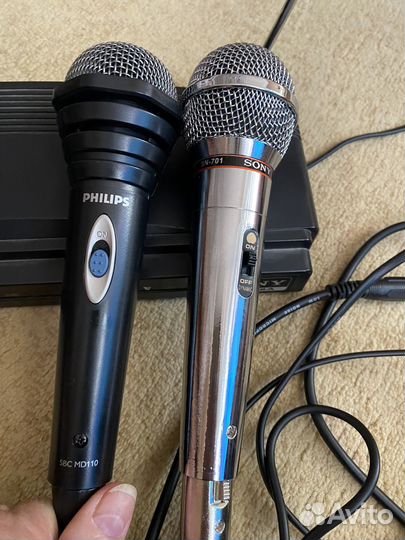 Караоке с 2 беспроводными и 2 проводные микрофоны