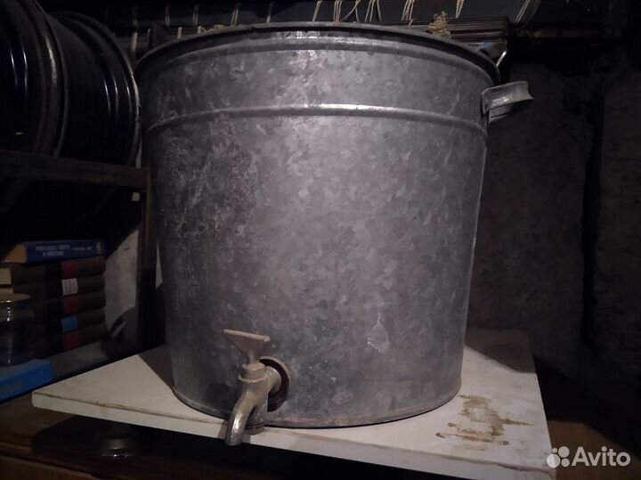 Бак оцинкованный с краном 32 л