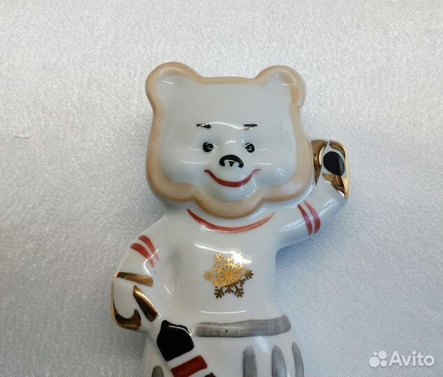 Фарфоровая статуэтка Олимпийский Мишка Дулево