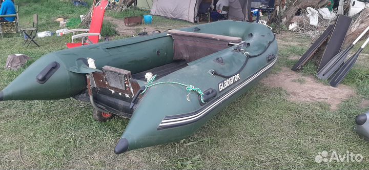 Лодка Гладиатор Е380 PRO + мотор Меркури 15м