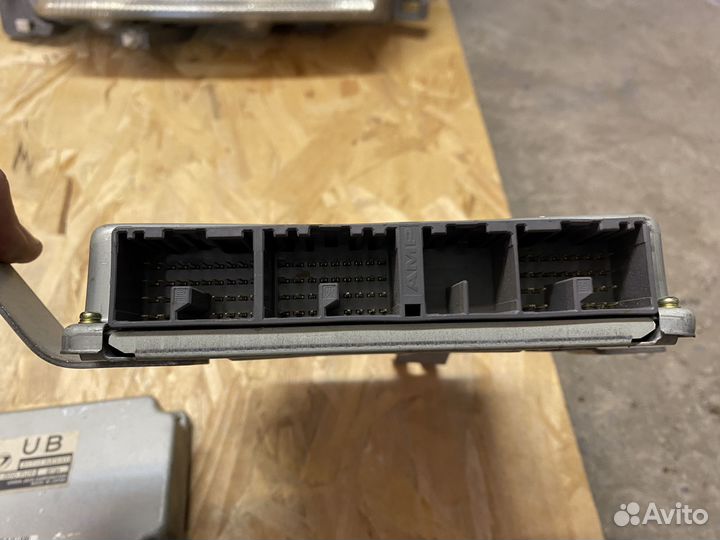 Блок управления двигателем на Forester SF