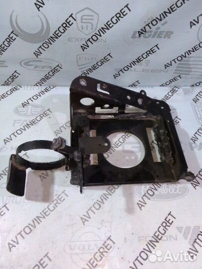 Кронштейн блока управления двигателем Volkswagen