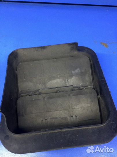 Воздуховод багажника 1шт