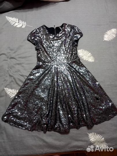 Платье с пайетками для девочки