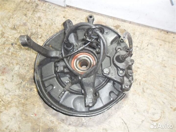 Ступица (кулак, цапфа) задняя левая Mercedes-Benz