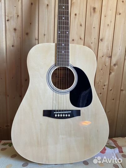 Акустическая гиатара новая