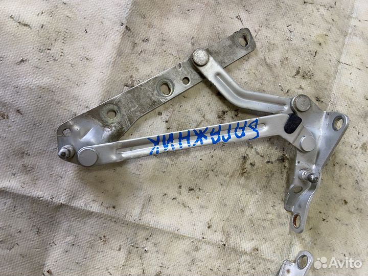 Петля багажника Ford Focus 2 седан