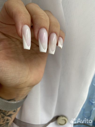 Маникюр педикюр