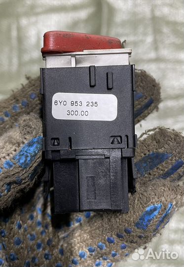 Кнопка аварийного сигнала Skoda Fabia 1.4 AUB 2001