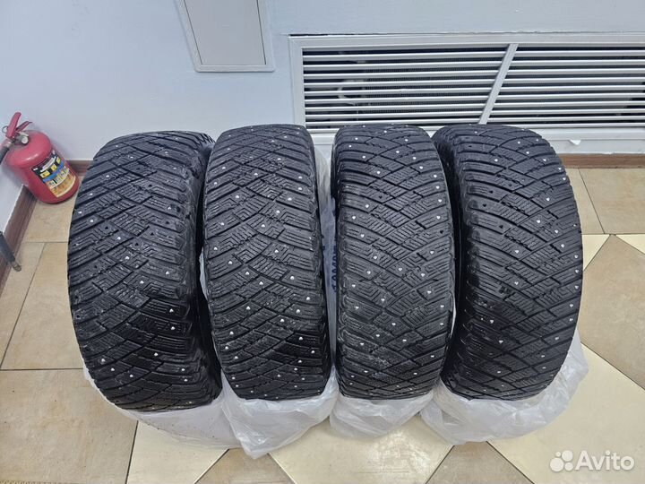 Goodyear Ultragrip Ice Arctic 205/55 R16 94T