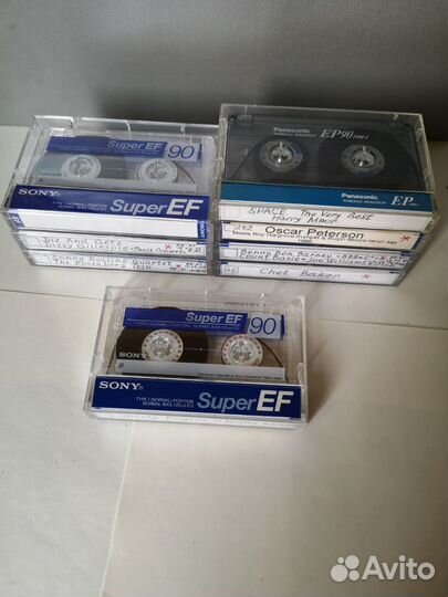 Аудиокассеты с записью разные много