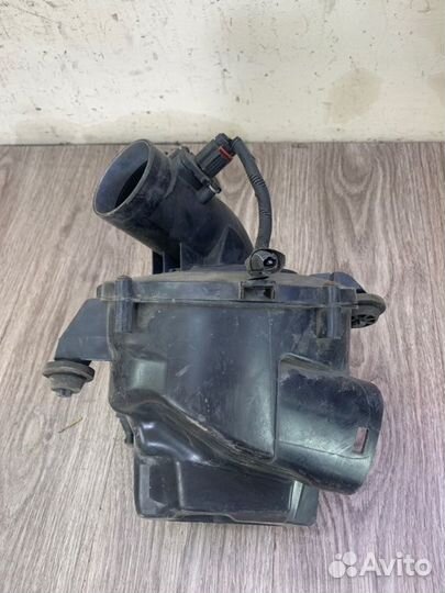 Корпус воздушного фильтра Ford Mondeo Q4BA 2009