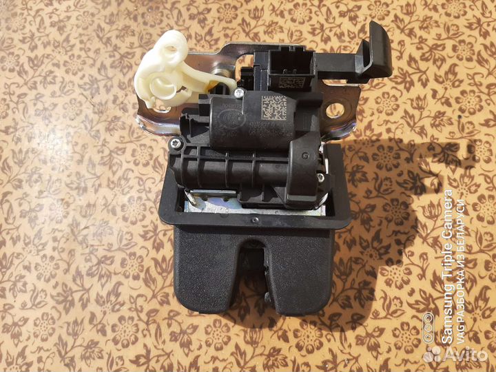 Замок крышки багажника volkswagen tiguan 2019