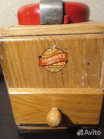 Старинная немецкая ручная кофемолка